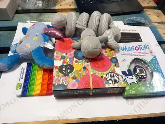 BOX OF ASSORTED TOYS AND GAMES TO INCLUDE; LCD WRITING TABLET, EYES IN THE GARDEN 500 PIECES PUZZLE, TAMAGOTCHI AND SOFT TOYS