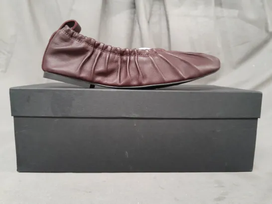 BOXED PAIR OF HUSH RUBY RUCHED LEATHER BALLET FLATS IN OXBLOOD EU SIZE 37