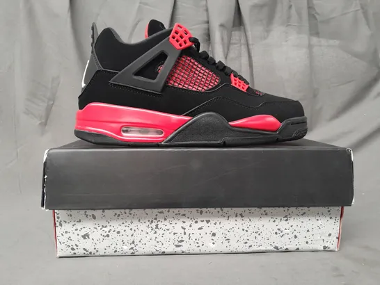 BOXED PAIR OF NIKE AIR JORDAN 4 RETRO SHOES IN BLACK/RED UK SIZE 9