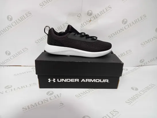 UNDER ARMOUR UA SKYLAR 2 IN JET GREY & BLACK - UK 6