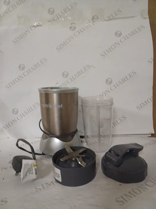 NUTRIBULLET 900W BLENDER CHAMPAGNE MULTI-FUNCTION SMOOTHIE MAKER