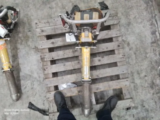 ROBEL 62.05 2 STROKE VERTICAL TAMPER - RAILWAY MAINTENANCE TOOL