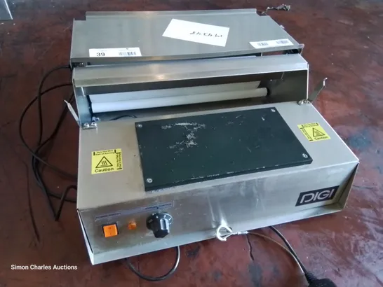 DIGI EUROPE COUNTERTOP TRAY WRAPPING MACHINE - STAINLESS STEEL - MODEL MW450 - 240V