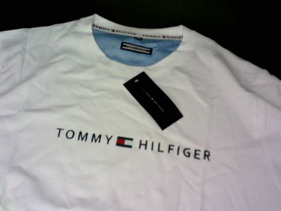 TOMMY HILFIGER LONG SLEEVED WHITE JUMPER - XXL