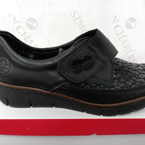 BOXED RIEKER ANTISTRESS VELCRO STRAP SHOES IN BLACK - SIZE 39