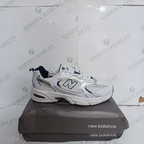 NEW BALANCE 530 TRAINER IN WHITE & SILVER - UK 8