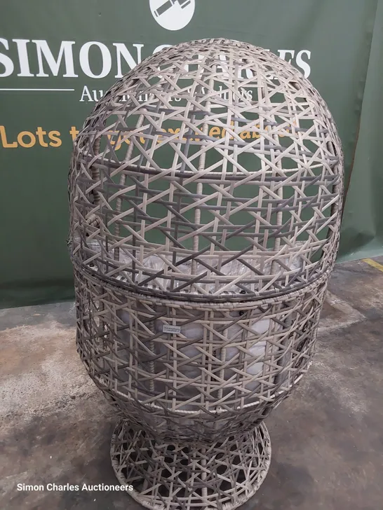 DESIGNER FREESTANDING SWIVEL RATTAN EGG CHAIR