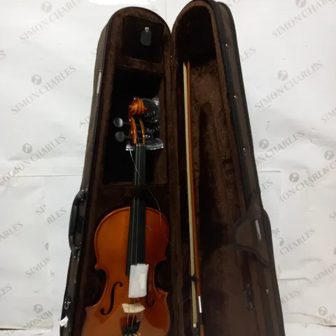 STENTOR STUDENT STANDARD VIOLIN OUTFIT 4/4 SIZE