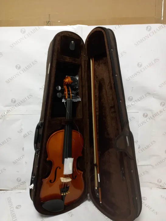 STENTOR STUDENT STANDARD VIOLIN OUTFIT 4/4 SIZE