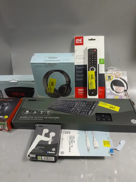 APPROXIMATELY 40 ASSORTED ELECTRICAL PRODUCTS TO INCLUDE WIRELESS SILENT KEYBOARD, GAMING MOUSE, HEADPHONES ETC 