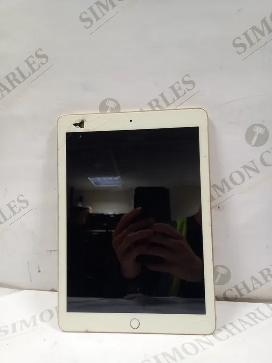 APPLE IPAD MODEL A1822