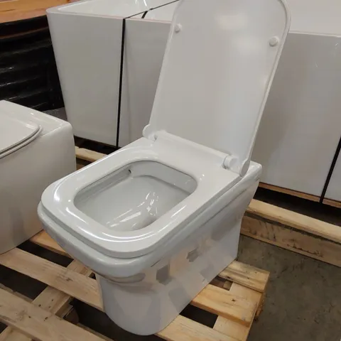 DESIGNER TOILET BASIN WITH SEAT 