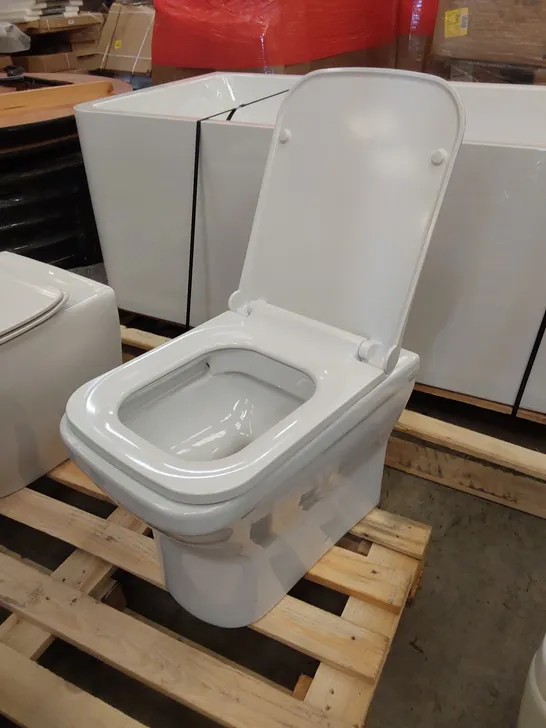 DESIGNER TOILET BASIN WITH SEAT 