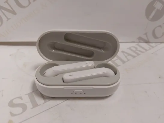 DESIGNER STYLE TRUE WIRELESS EARBUDS - WHITE 