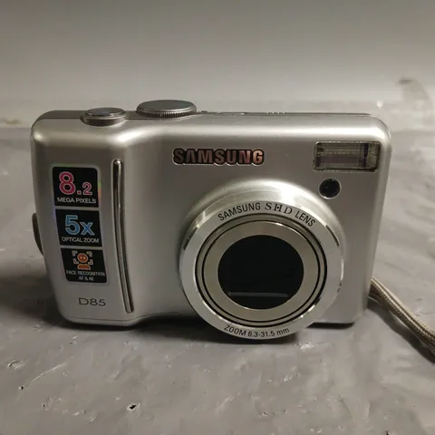 SAMSUNG D85 DIGITAL CAMERA