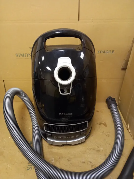 MIELE C3 CAT AND DOG PLUS BAGGED CYLINDER VACUUM CLEANER