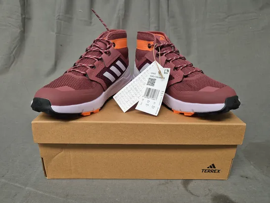 BOXED PAIR OF ADIDAS TERREX TRAILMAKER MID SHOES IN BERRY/ORANGE UK SIZE 2.5