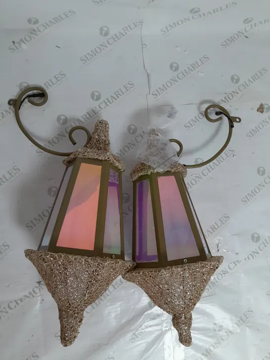 HANGING LIGHT SET OF 2 IN GOLD AND IRIDESCENT