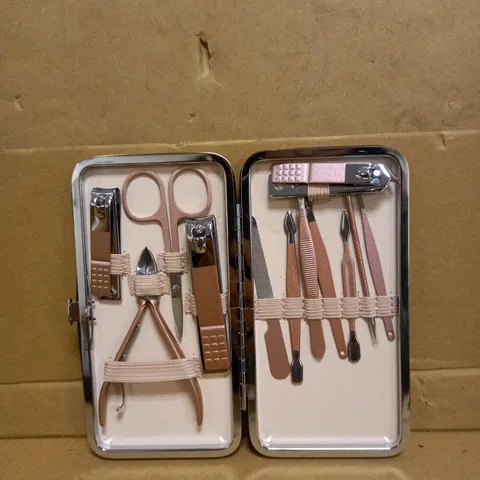 MANICURE SET & NAIL CLIPPER SET