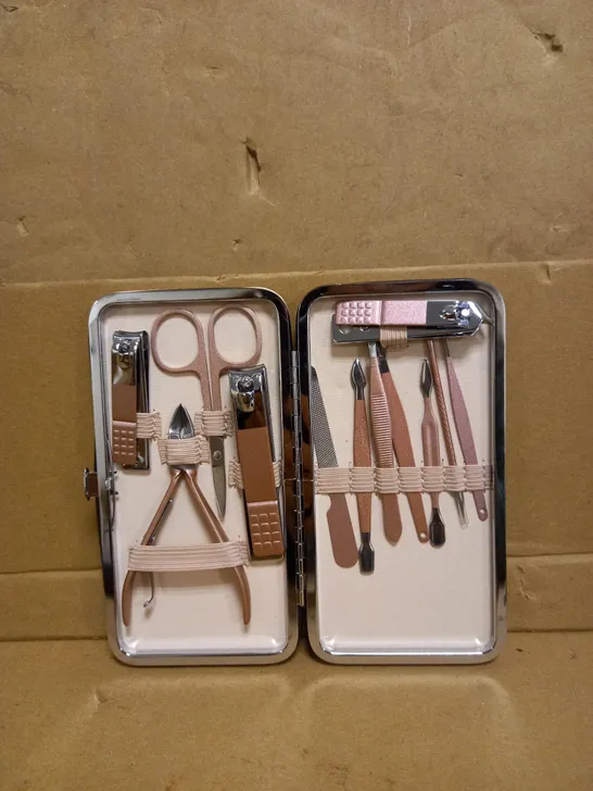 MANICURE SET & NAIL CLIPPER SET