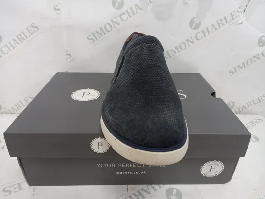 BOXED PAIR OF PAVERS SLIP ON TRAINERS IN NAVY - UK 8