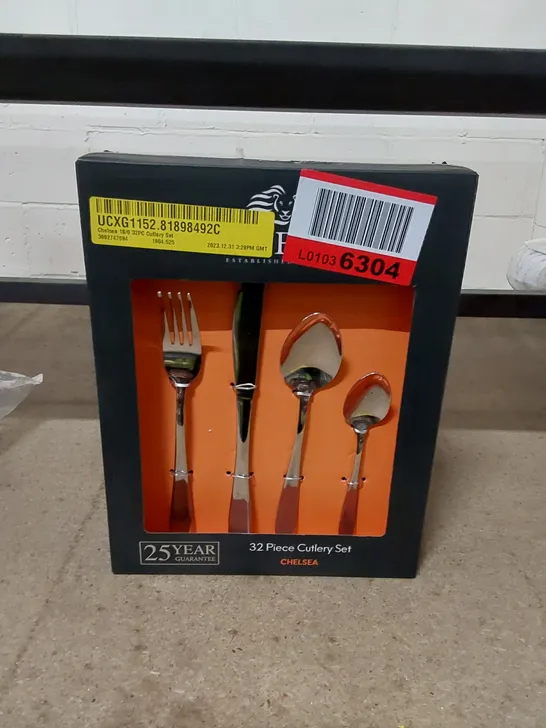 BOXED CHELSEA 32-PIECE CUTLERY SET