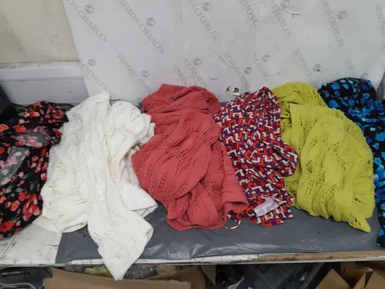 BOX OF APPROXIMATELY 10 ASSORTED PIECES OF CLOTHING IN VARIOUS STYLES, SIZES, AND BRANDS 