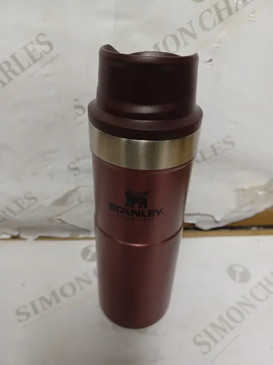 STANLEY CLASSIC TRIGGER ACTION TRAVEL MUG 0.47L