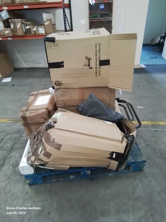 A PALLET OF VARIOUS FURNITURE PARTS AND CUSHIONS MOSTLY CHAIRS