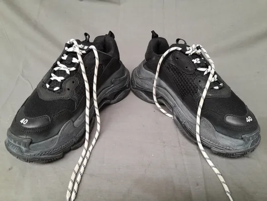 PAIR OF BALENCIAGA SHOES IN BLACK UK SIZE 6