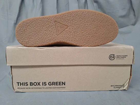 BOXED CLARKS SHOES IN BROWN UK SIZE 8.5