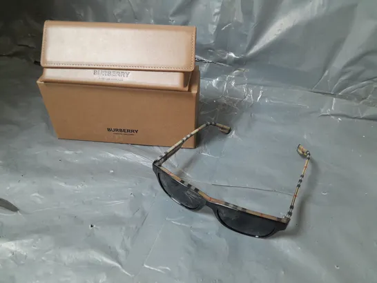 BURBERRY LONDON SUNGLASSES