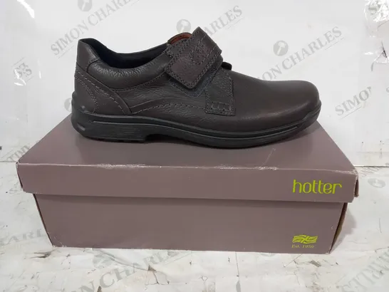 BOXED PAIR OF HOTTER VELCRO STRAP LEATHER SHOES IN DARK BROWN UK SIZE 10