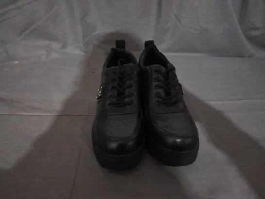 PAIR OF KOI LACE UP SHOES IN BLACK SIZE 6