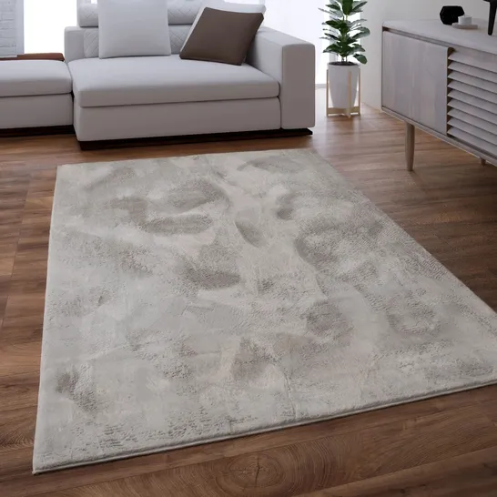 BRAND NEW BAGGED PACO HOME SOFT 380 GREY RUG - 120 x 170CM