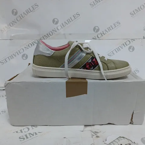 BOXED PAIR OF ADESSO SASHA LACE UP TRAINERS IN PISTACHIO - UK SIZE 5