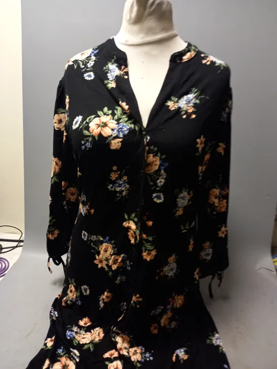 JULIA DRESS IN BLACK W. FLORAL DESIGN SIZE 12