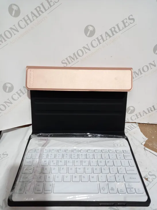 USER MANUALS CASE AND WIRELESS KEYBOARD WITH 3 SYSTEMS - ROSE GOLD