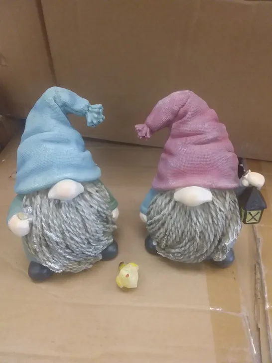 BOXED PAIR OF LED GNOMES FIGURES