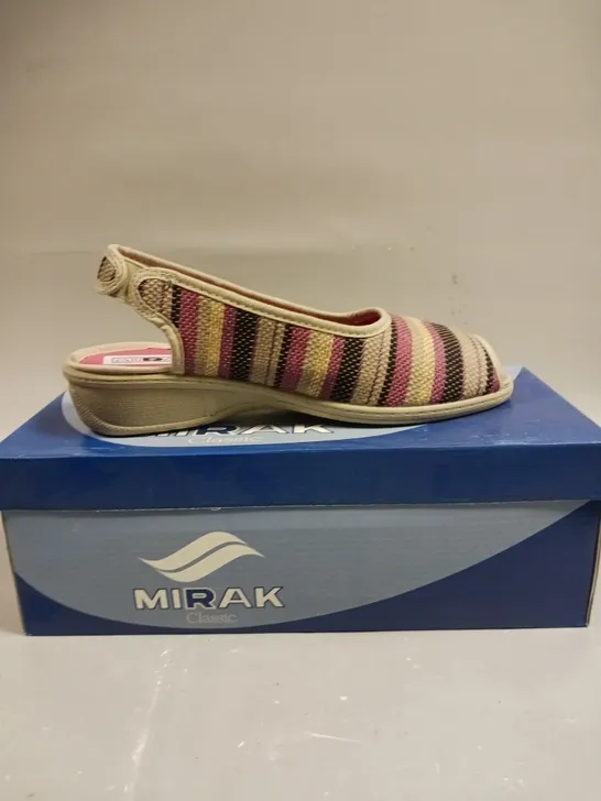 BOXED PAIR OF MIRAK OPEN TOE SLIP ON SANDLES IN PINK - SIZE 5