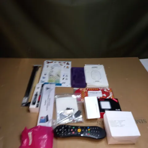 BOX OF ASSORTED ITEMS TO INCLUDE REMOTE CONTROL, NOSE HAIR TRIMMER AND BOXED PENS 