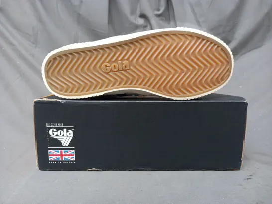 BOXED PAIR OF GOLA RALLY SHOES IN WHITE/LAVENDER/PATINA GREEN UK SIZE 6