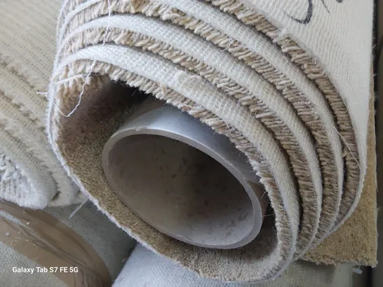 ROLL OF QUALITY LINGDALE ELITE LEYBURN CARPET APPROXIMATELY 5M × 2.84M