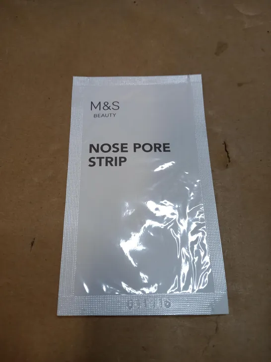 LOT OF APPROX. 1000 M&S BEAUTY NOSE PORE STRIPS