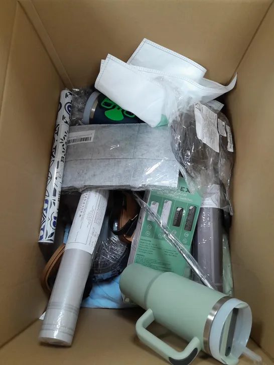 BOX OF APPROX 10 ASSORTED ITEMS TO INCLUDE - BIG CUP, SHOES, EXTENSION LEAD ETC