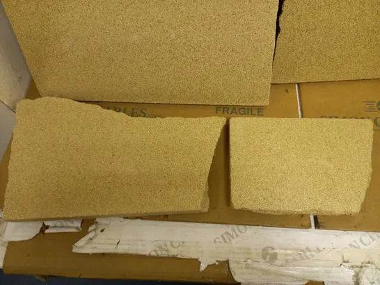 BOX OF BEIGE CHIPBOARD - 4 PIECES IN VARIOUS SIZES