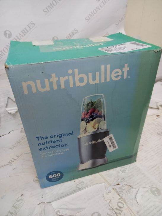 NUTRIBULLET 600 BLENDER 