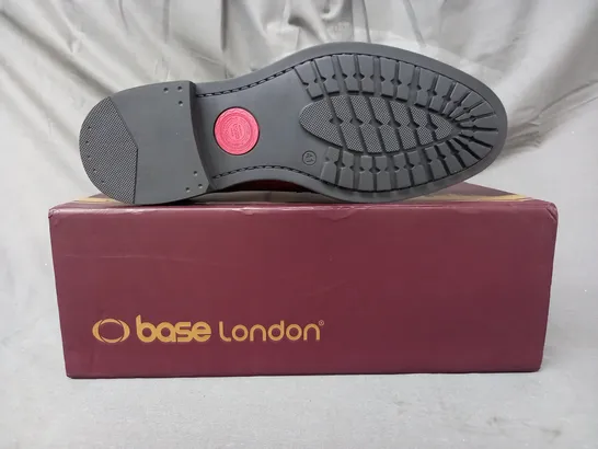 BOXED PAIR OF BASE LONDON LENNOX SHOES IN WASHED BROWN UK SIZE 7