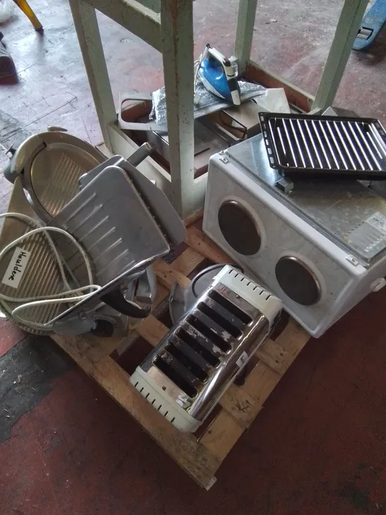 PALLET TO CONTAIN 6 X ASSORTED PRODUCTS. INCLUDES MEAT SLICER, WORK STATION, TOASTER, MICROWAVE, IRON ETC