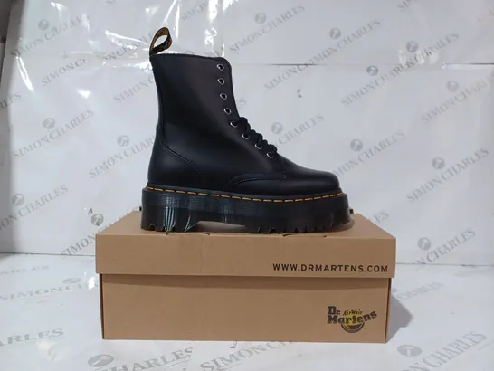 BOXED PAIR OF DR MARTENS JADON LEATHER PLATFORM ANKLE BOOTS IN BLACK UK SIZE 4